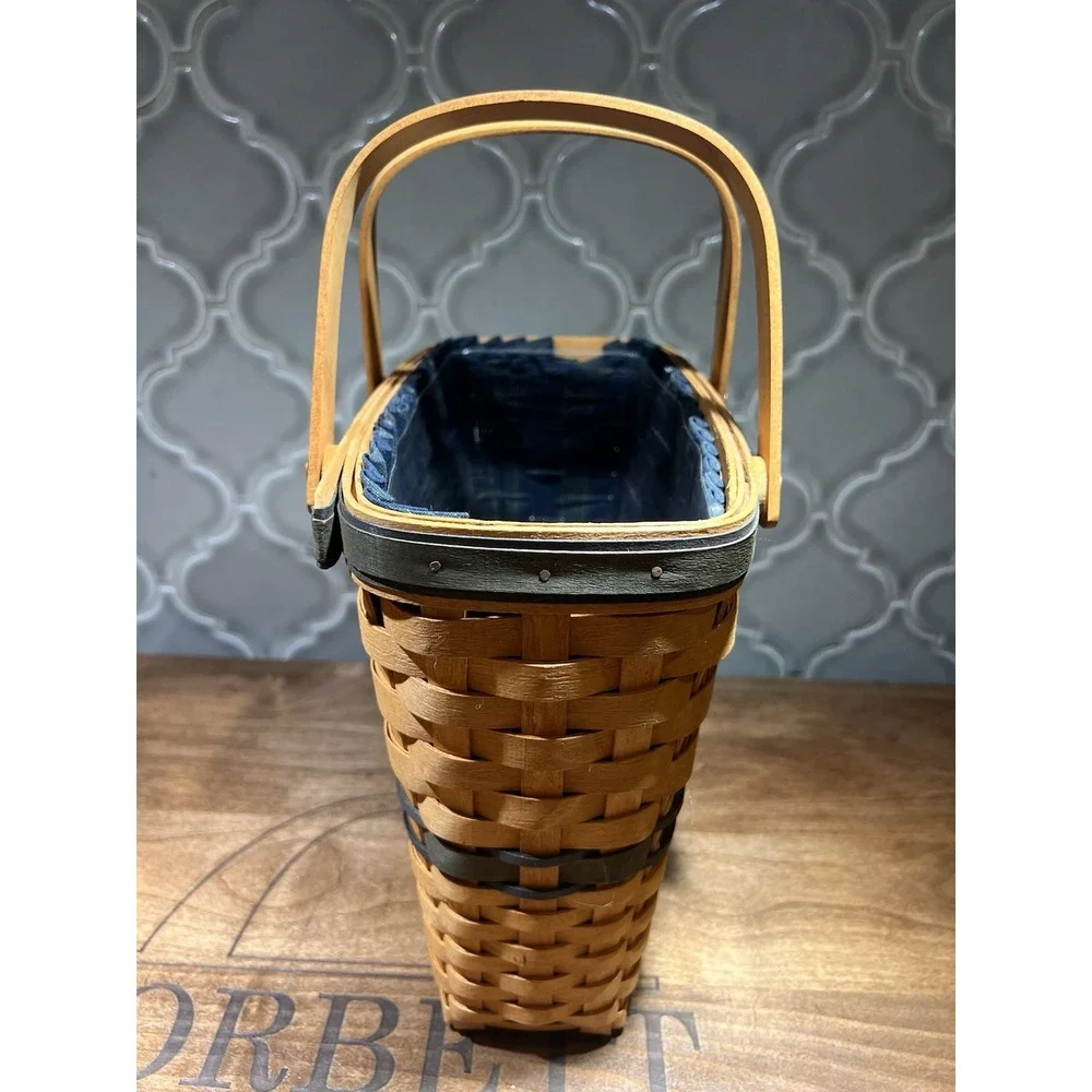 Longaberger Basket Collectors Club With Plaid‎ Liner And Plastic Protector